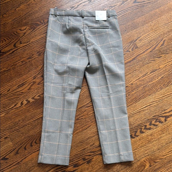 Z H&M Women’s 10 Black and Tan Pantsuit with Tailored Fit - Picture 5 of 5